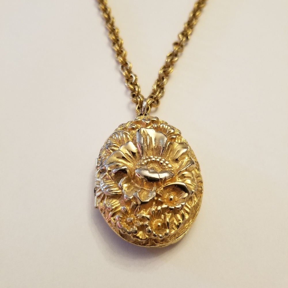 Vintage Flower Locket Necklace